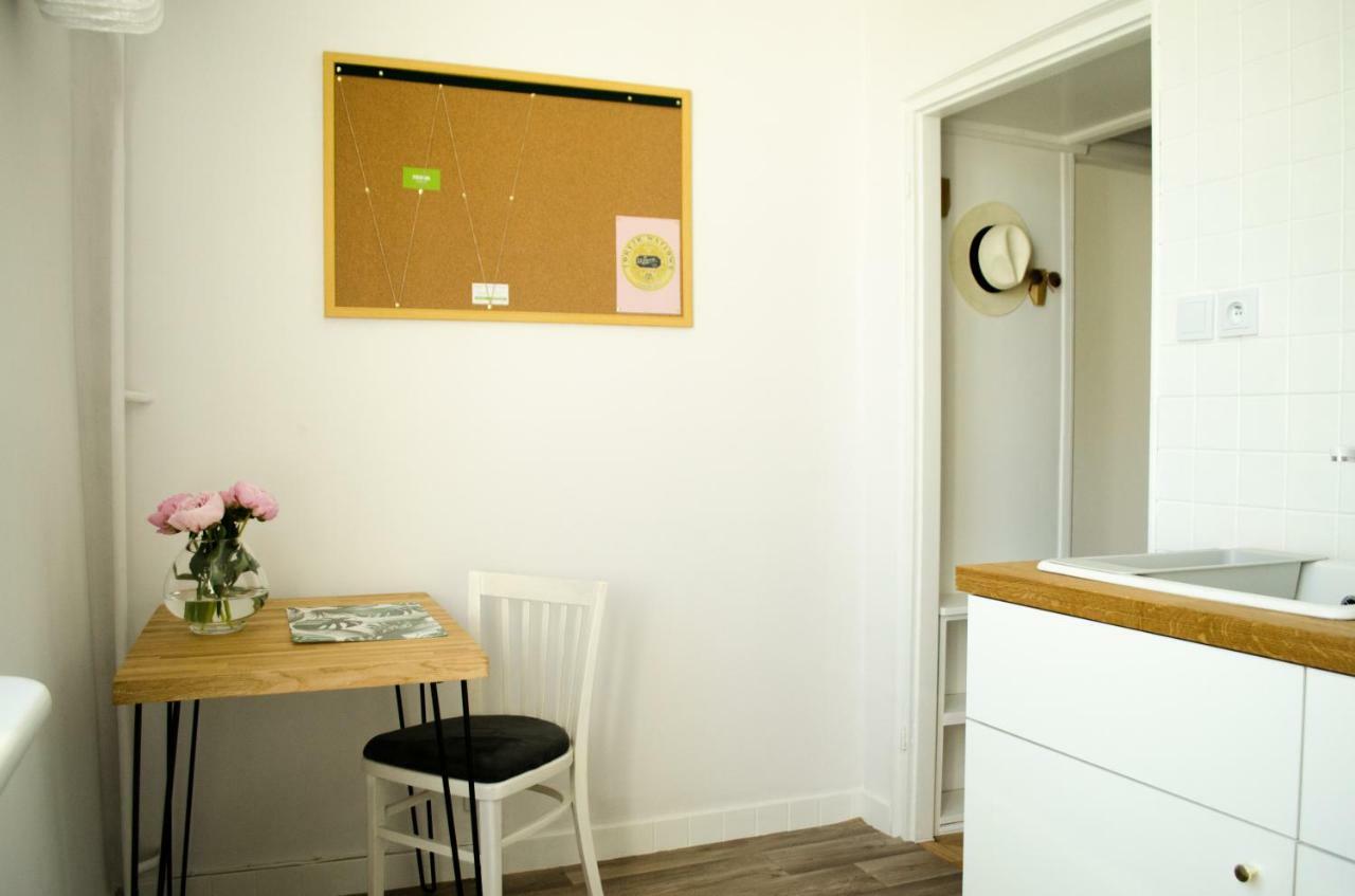 Slow Life Apartment Next To Metro Station Varsóvia Exterior foto